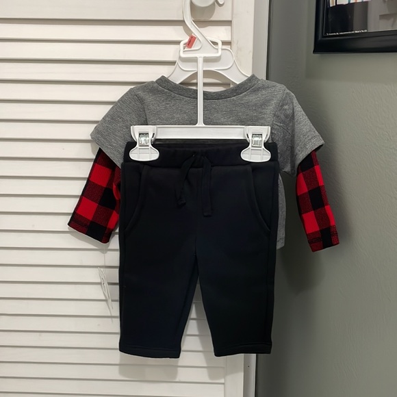 Casual Baby Christmas Outfit - Picture 3 of 9